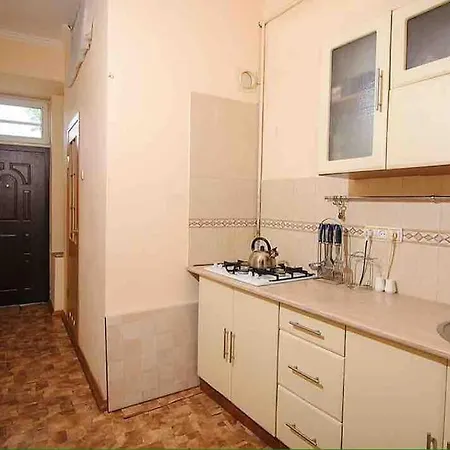 1 Кім Квартира Біля Жд Я Вокзалу Lviv Exterior photo