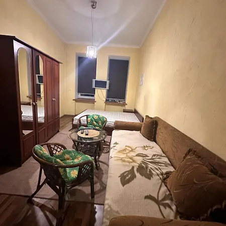 1 Кім Квартира Біля Жд Я Вокзалу Lviv Exterior photo
