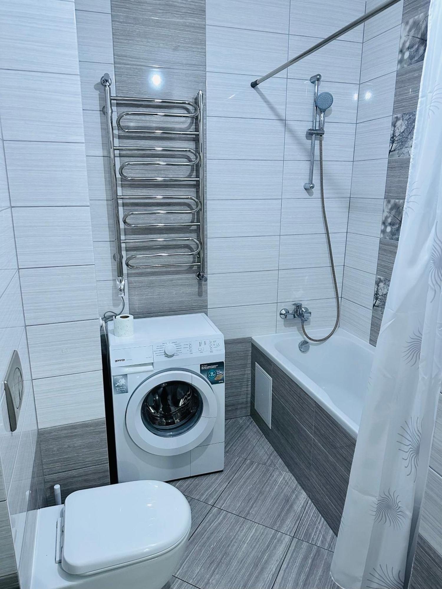 1 кім біля жд я вокзалу Apartment *