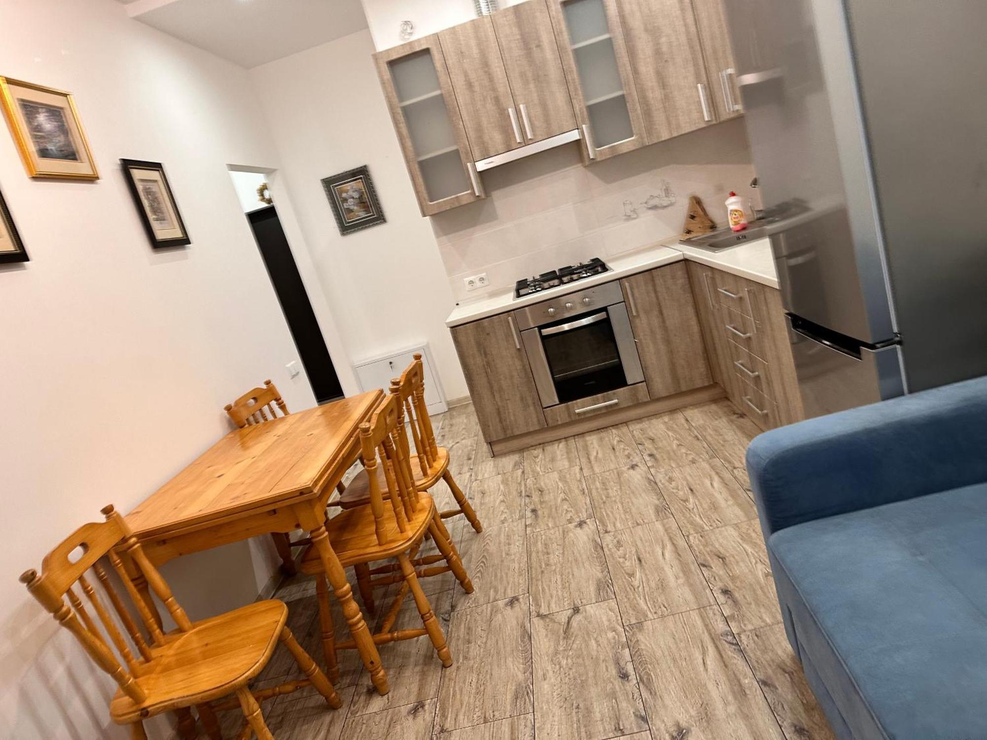 1 кім біля жд я вокзалу Apartment Lviv
